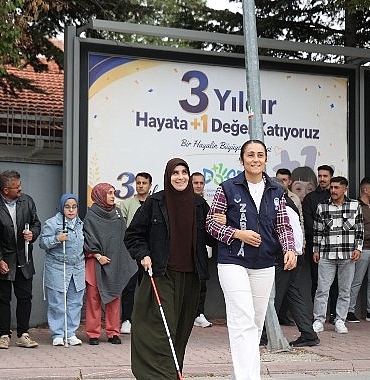 Konya Büyükşehir’de Göreve Yeni Başlayan Zabıta Personeline Görme Engelli Bireylerden Farkındalık Eğitimi