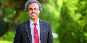 Prof. Dr. Ahmet AydınZehirli ve Yenilebilir Mantarlar Birbirine Benzeyebilir